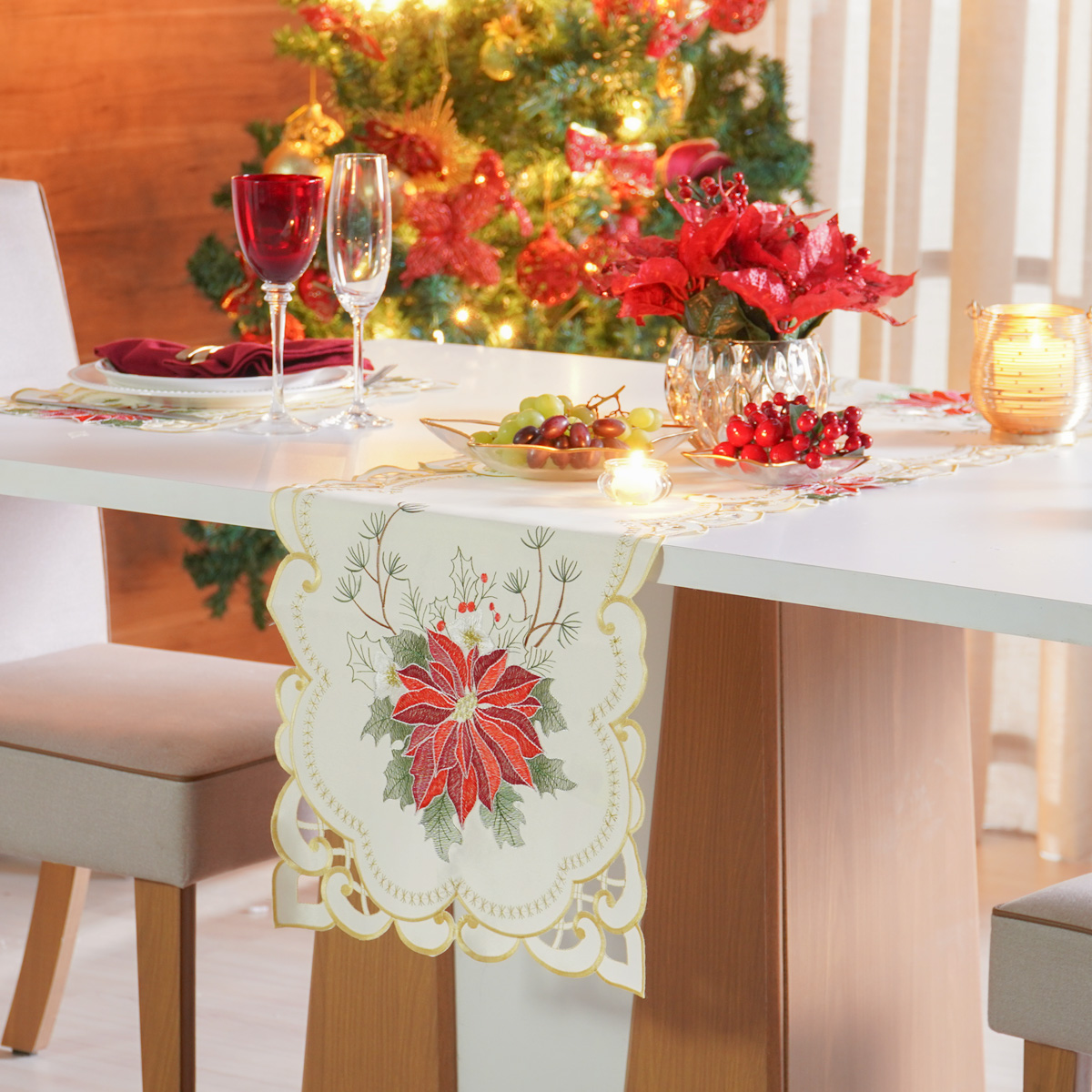 TRILHO DE MESA NATALINO BORDADO 45cm x 2,20m - FLOR DE NATAL (SC)