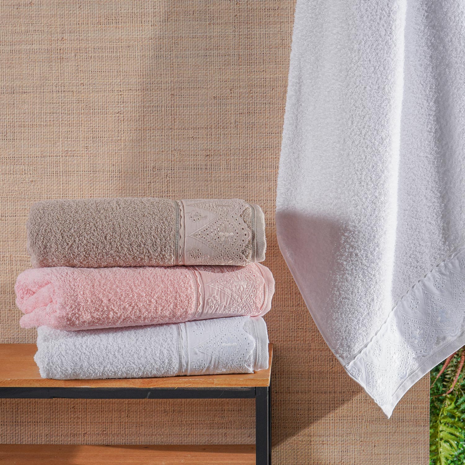 TOALHA DE ROSTO BRODERIE 43cm x 75cm - BRANCO (SC)