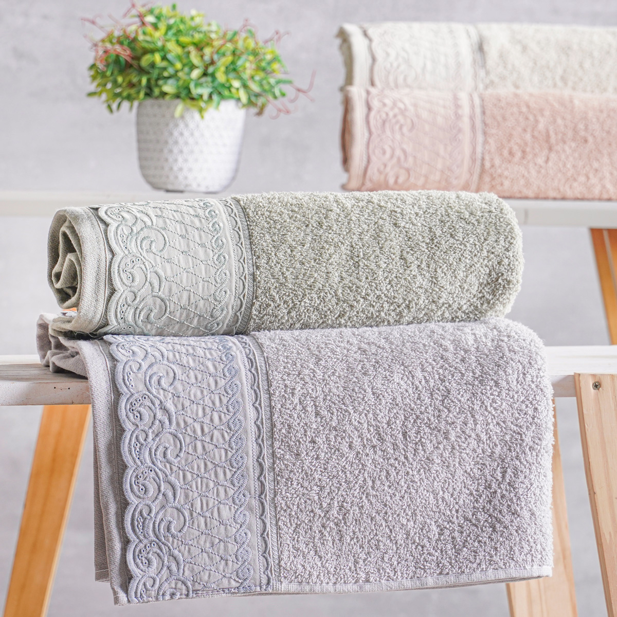 TOALHA DE ROSTO BRODERIE 43cm x 75cm - CINZA (SC)