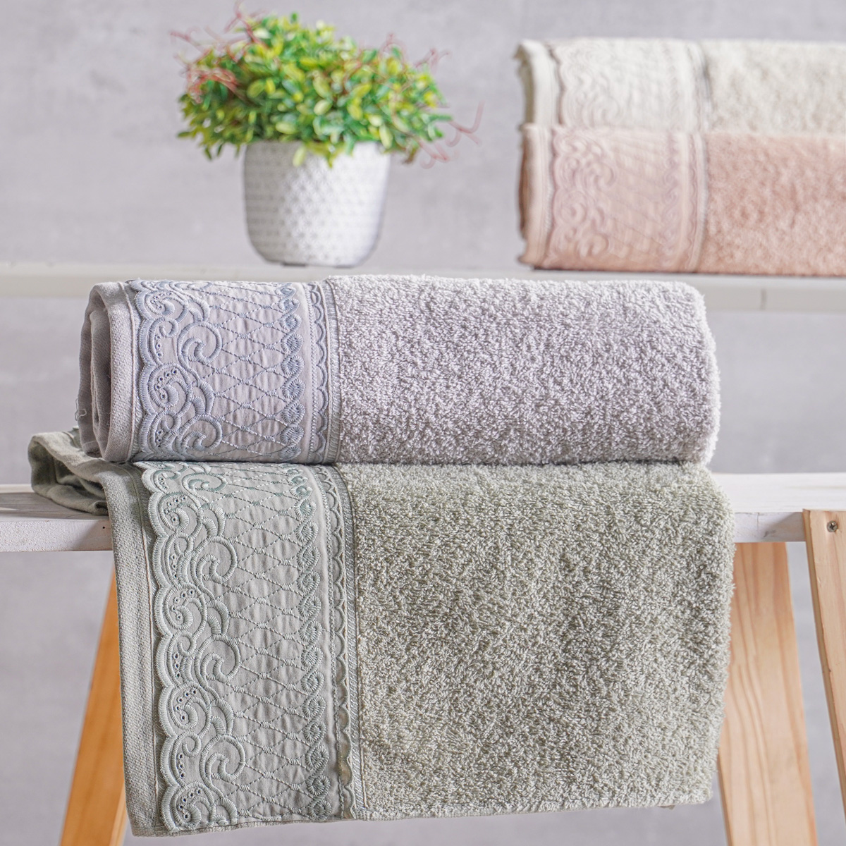 TOALHA DE ROSTO BRODERIE 43cm x 75cm - VERDE (SC)
