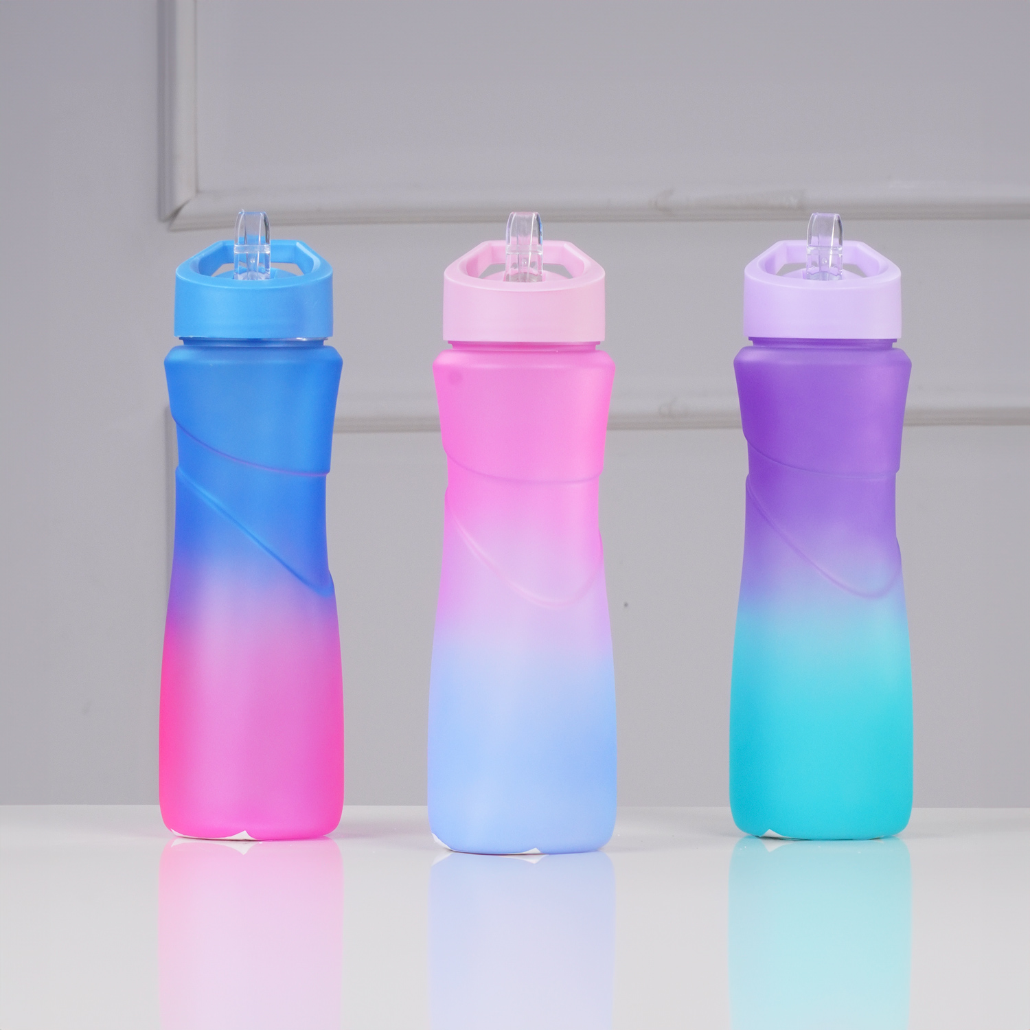 GARRAFA PLÁSTICA GLOW 700ML - SORTIDO (SC)