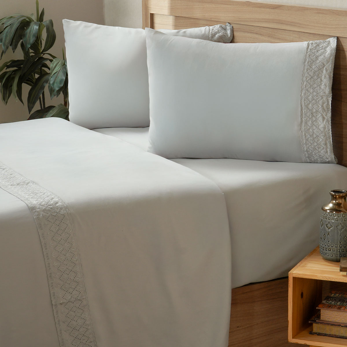 JOGO DE CAMA BRODERIE MICROFIBRA CASAL 4 PEÇAS - CINZA NEVOA (SC)