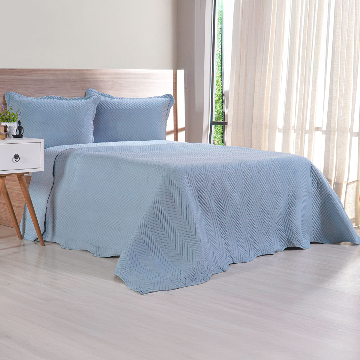 KIT COBRELEITO ULTRA LISSE COM PORTA TRAVESSEIRO KING 2,50m x 2,70m ROLINHO UNITARIA LISA - BRUMA AZUL (SC)