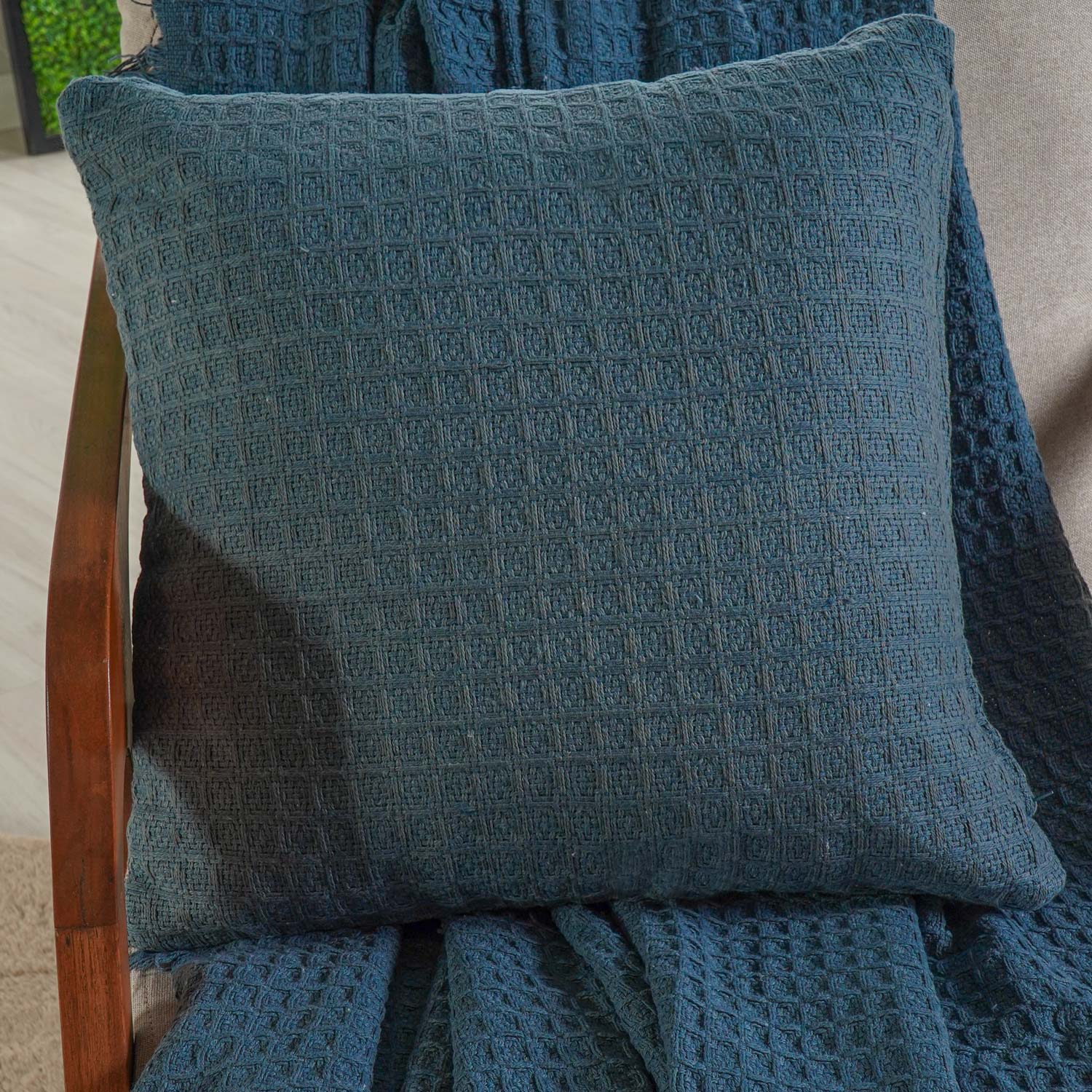 CAPA DE ALMOFADA WAFFLE 45CM X 45CM - AZUL COBALT (SC)